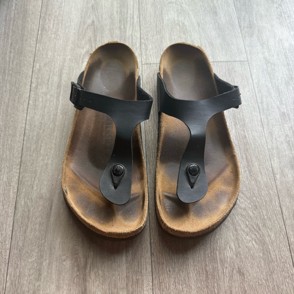 Birkenstock Gizeh black leather sandal size 40 9/9.5 women’s